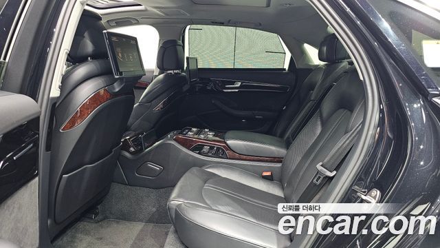 Audi A8 2012 — photo 12