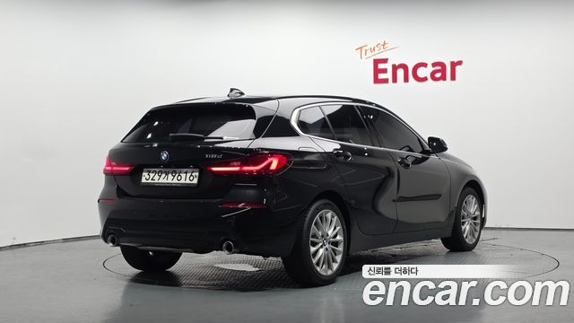 BMW 1-Series 2020 — photo 2