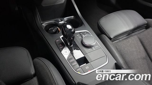 BMW 1-Series 2020 — photo 12