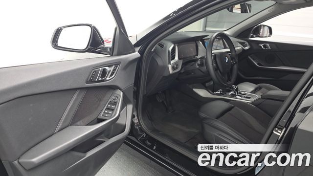 BMW 1-Series 2020 — photo 13
