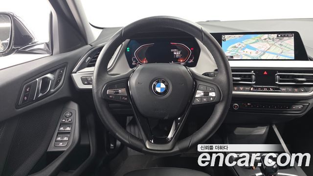 BMW 1-Series 2020 — photo 18