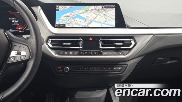 BMW 1-Series 2020 — photo 19