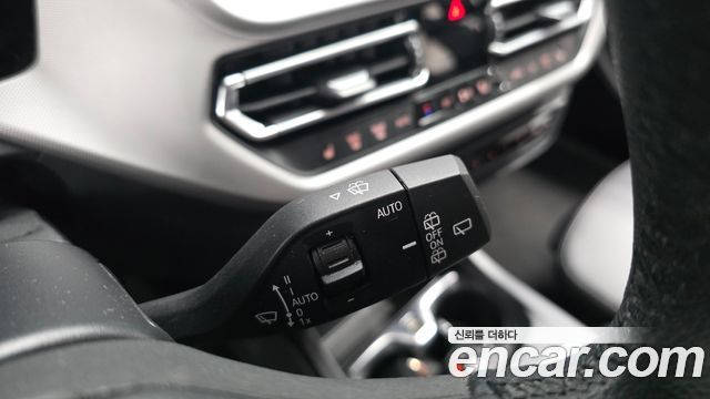 BMW 1-Series 2020 — photo 23