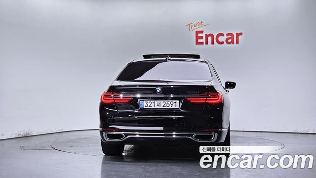 BMW 7-Series 2016 — photo 4