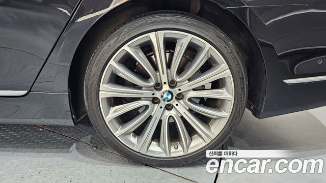 BMW 7-Series 2016 — photo 5