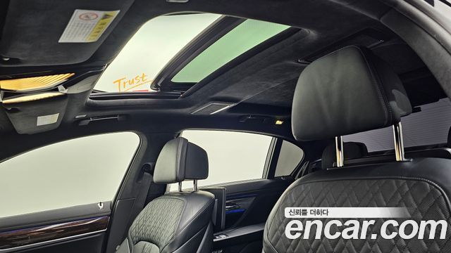 BMW 7-Series 2016 — photo 19