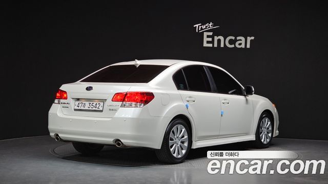 Subaru Legacy 2011 — photo 2