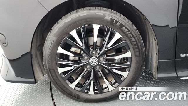 Toyota Alphard 2024 — photo 5