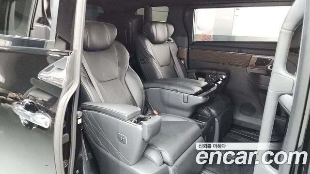 Toyota Alphard 2024 — photo 17