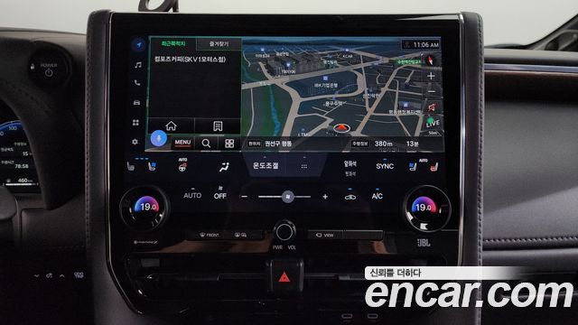 Toyota Alphard 2024 — photo 18