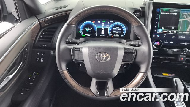 Toyota Alphard 2024 — photo 19