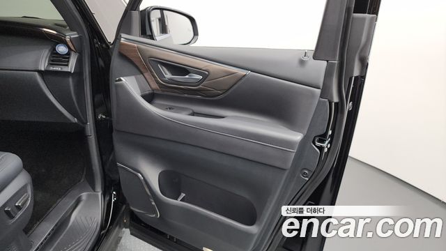 Toyota Alphard 2024 — photo 14