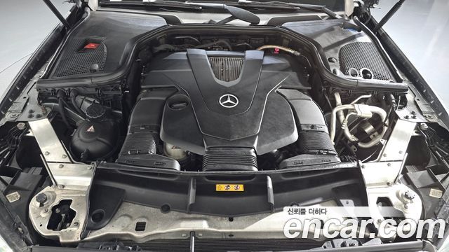 Mercedes-Benz E-Class 2017 — photo 6