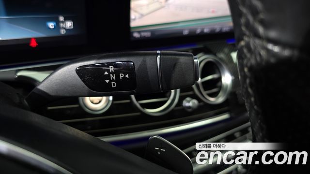 Mercedes-Benz E-Class 2017 — photo 9