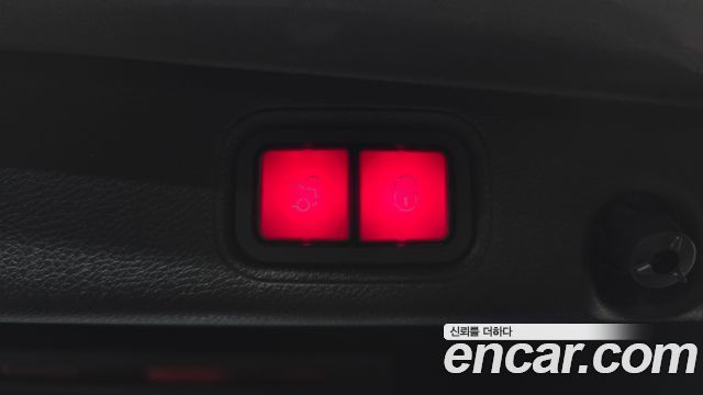 Mercedes-Benz E-Class 2017 — photo 16