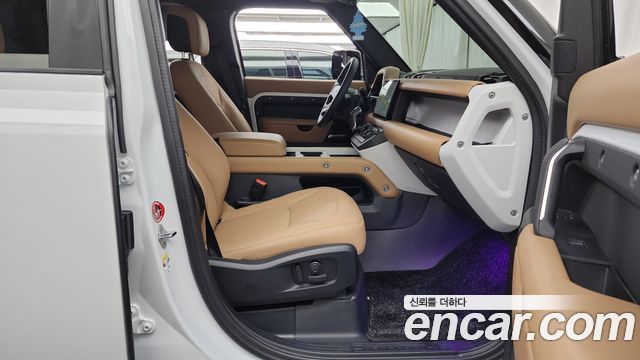 Land Rover Defender 2025 — photo 11