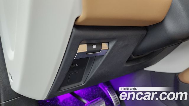 Land Rover Defender 2025 — photo 16