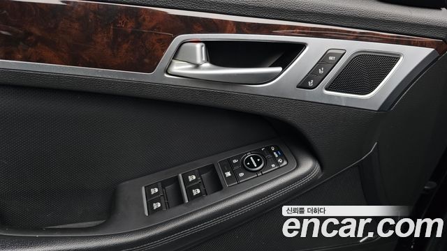 Hyundai Genesis 2016 — photo 23