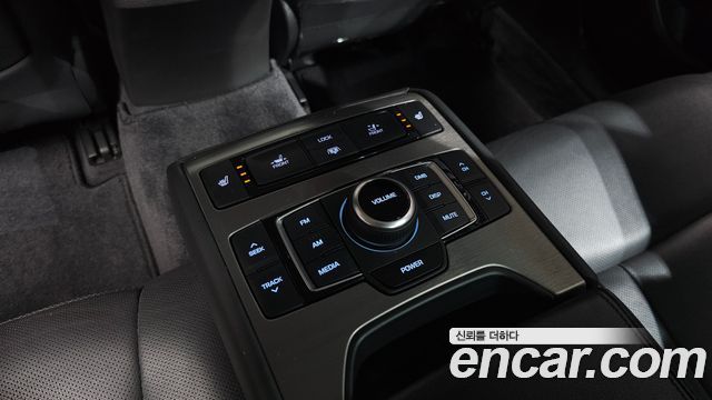 Hyundai Genesis 2016 — photo 25