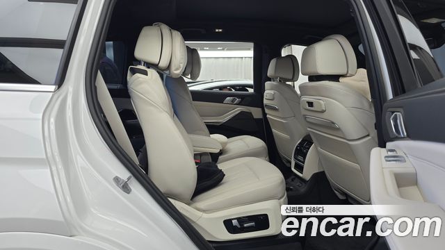 BMW X7 2025 — photo 12