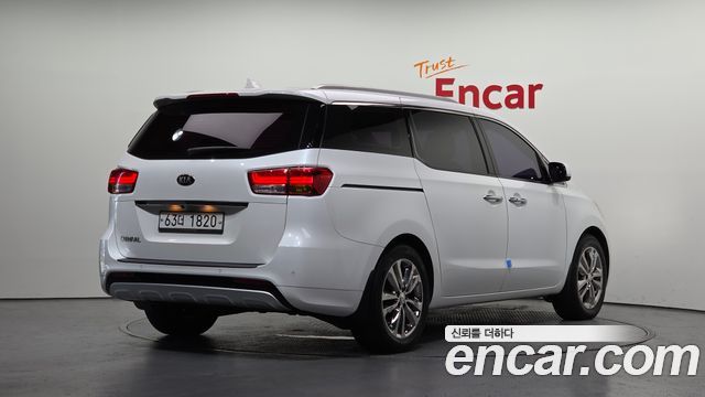 Kia Canival 2017 — photo 2