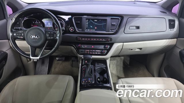 Kia Canival 2017 — photo 7