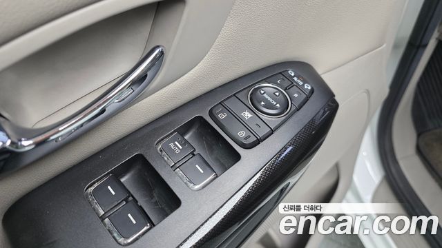Kia Canival 2017 — photo 12