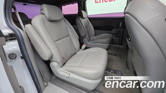 Kia Canival 2017 — photo 19