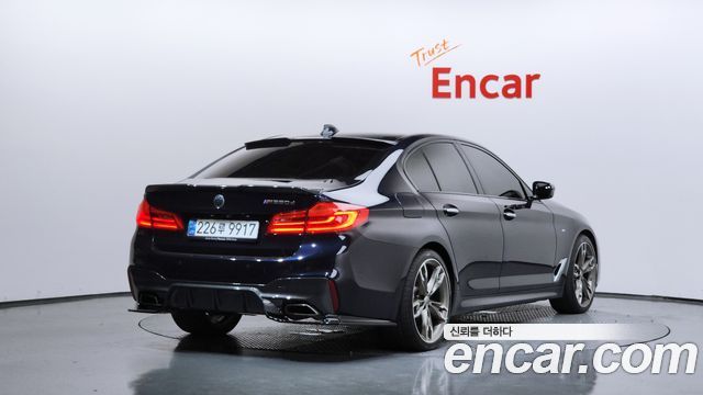 BMW 5-Series 2018 — photo 2