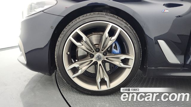 BMW 5-Series 2018 — photo 5