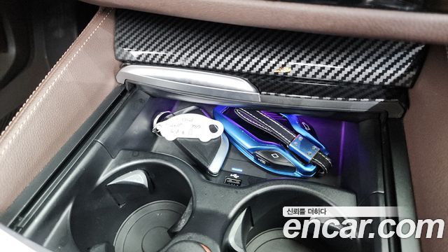 BMW 5-Series 2018 — photo 21