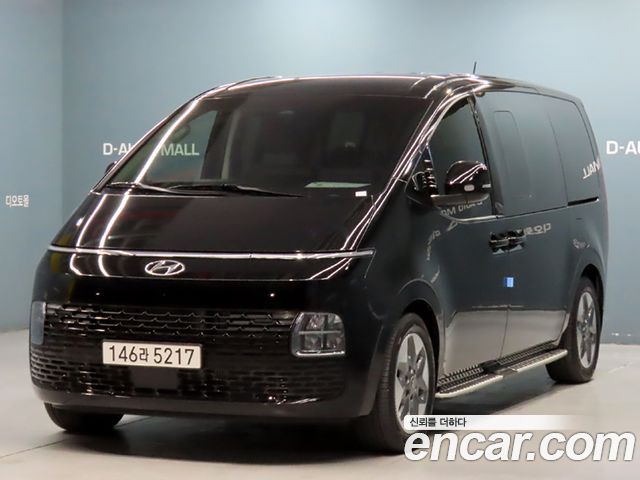 Hyundai Staria 2023 — photo 1