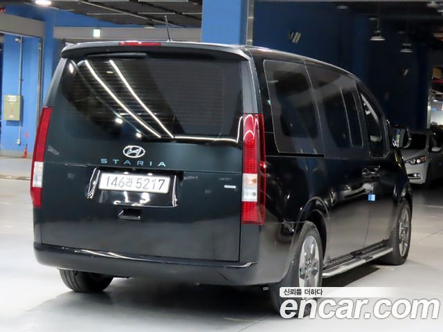 Hyundai Staria 2023 — photo 2