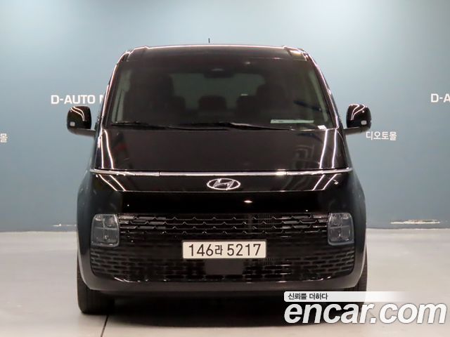 Hyundai Staria 2023 — photo 3