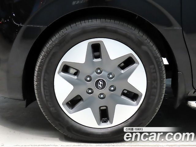 Hyundai Staria 2023 — photo 5