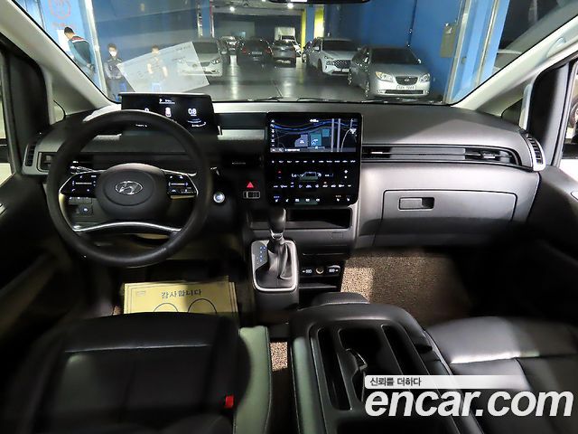 Hyundai Staria 2023 — photo 7