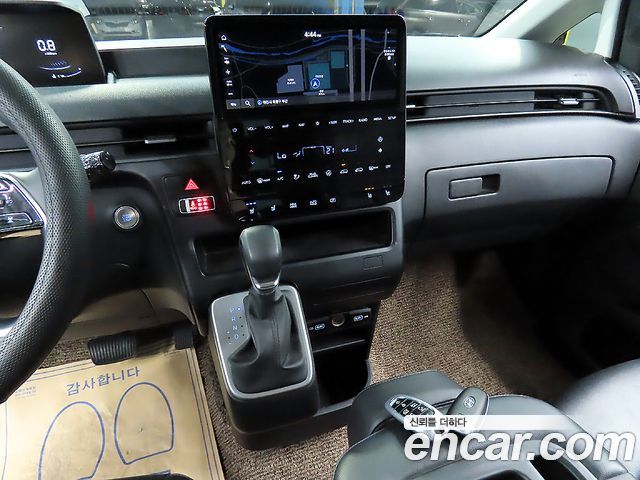 Hyundai Staria 2023 — photo 18