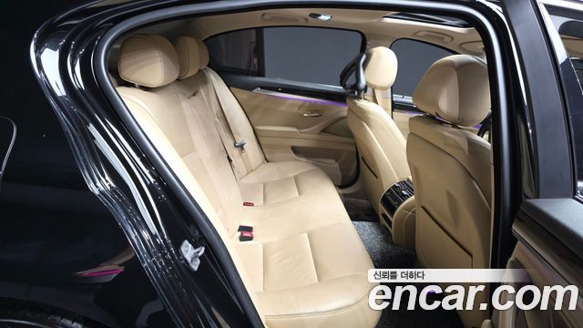 BMW 5-Series 2015 — photo 12