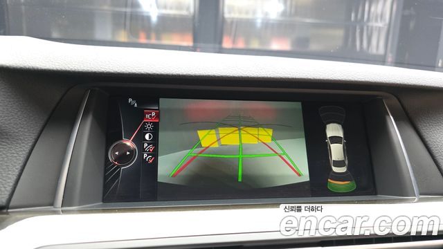 BMW 5-Series 2015 — photo 14