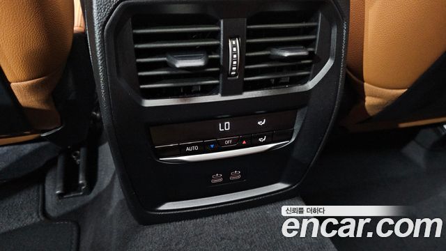 BMW 3-Series 2025 — photo 24