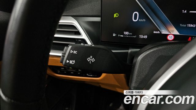 BMW 3-Series 2025 — photo 27