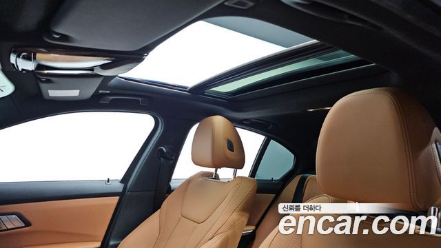 BMW 3-Series 2025 — photo 33