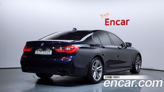 BMW 7-Series 2016 — photo 2