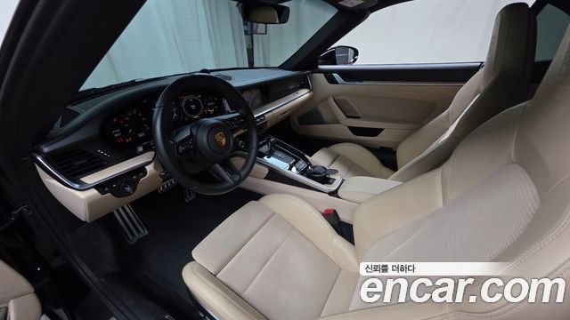 Porsche 911 2021 — photo 10