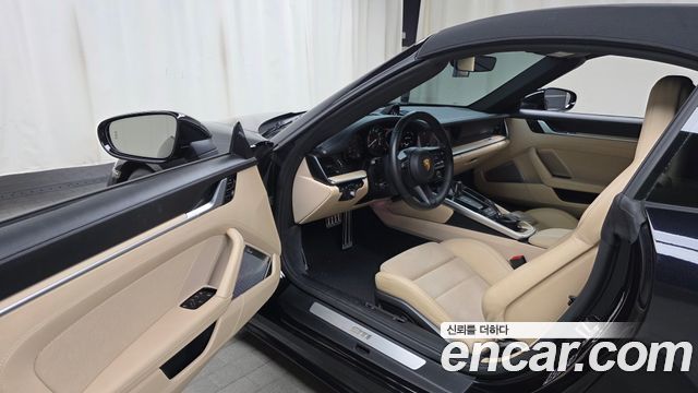 Porsche 911 2021 — photo 13