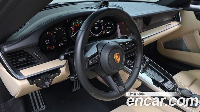 Porsche 911 2021 — photo 19