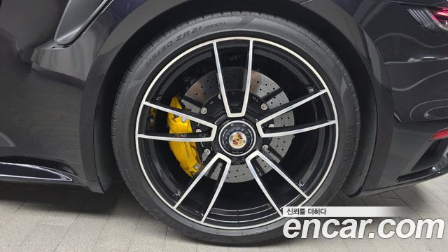 Porsche 911 2021 — photo 7