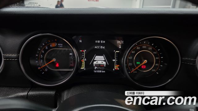 Jeep Wrangler 2019 — photo 8