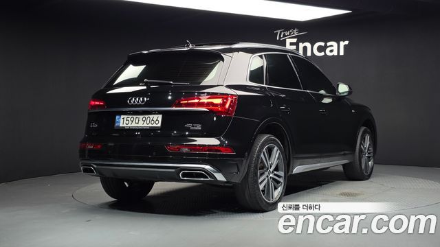 Audi Q5 2021 — photo 2