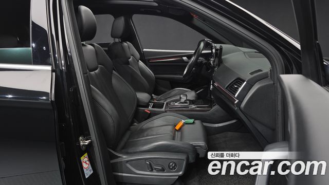 Audi Q5 2021 — photo 17